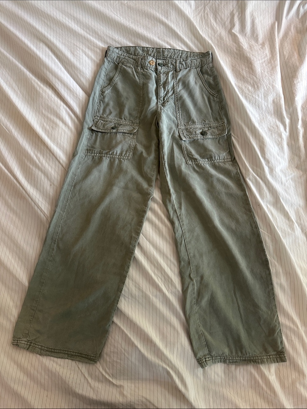 American Eagle - Olive Green Wide Leg Cargo Pants - 4